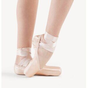 NWT Capezio 1139W Donatella #3 Shank Moderate Toe Box Pointe Shoe Sz 11.5W